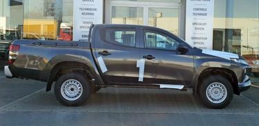 Mitsubishi L0 Mitsubishi L0 D Dc 4wd 2 5l Gl Did Mt For Sale Grey Silver 21