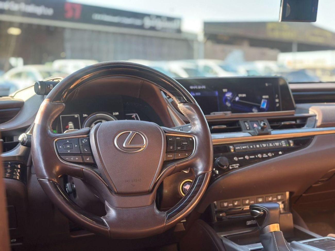 Lexus ES300h Hybrid 2.5L (214 HP)