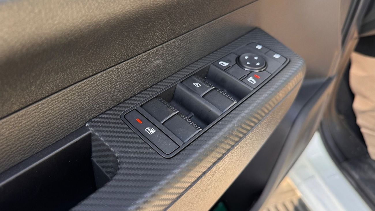 ميتسوبيشي L200 L200 2.4L med option diesel A/T