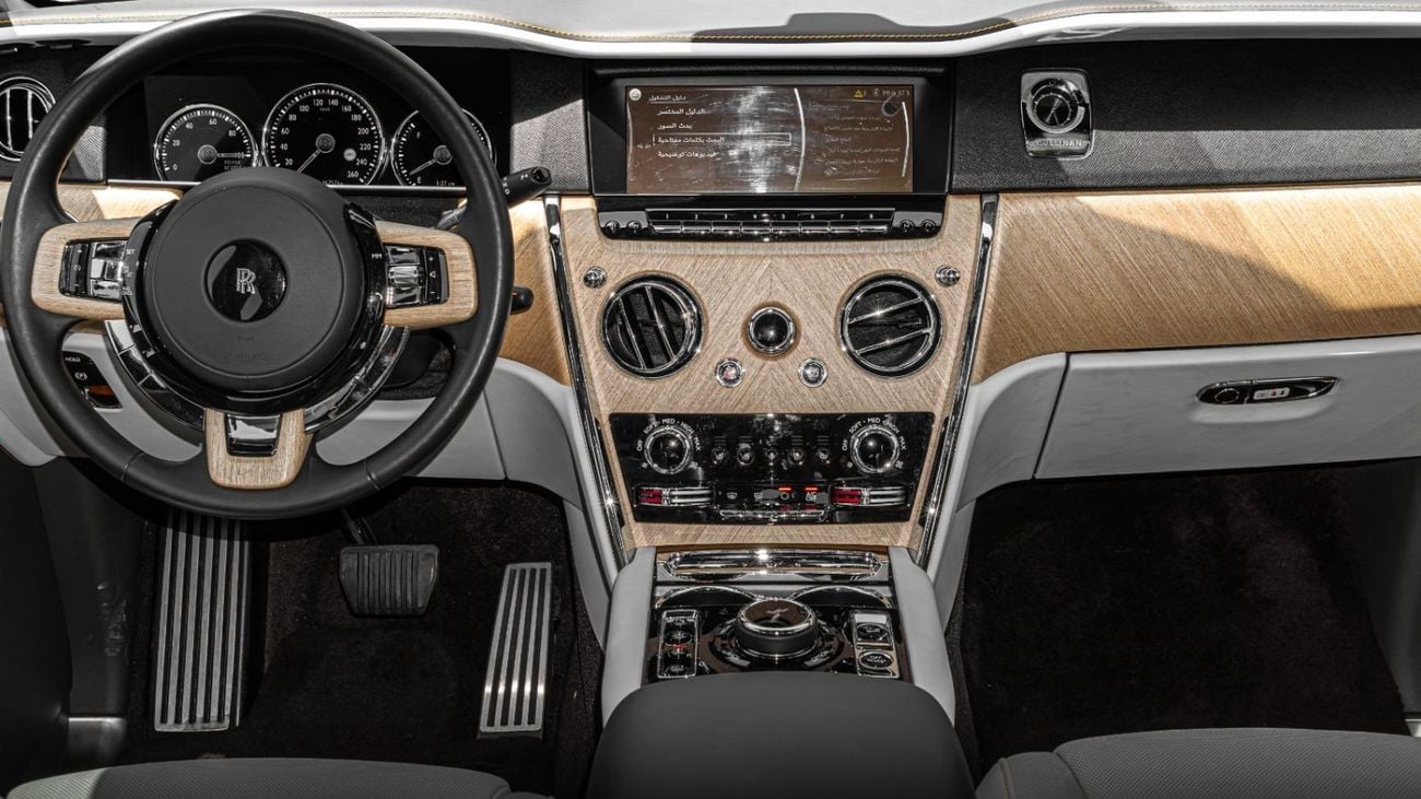 Rolls Royce Cullinan STD 2023 GCC 4 SEATS VIP DEALER WARRANTY AND SERVICES