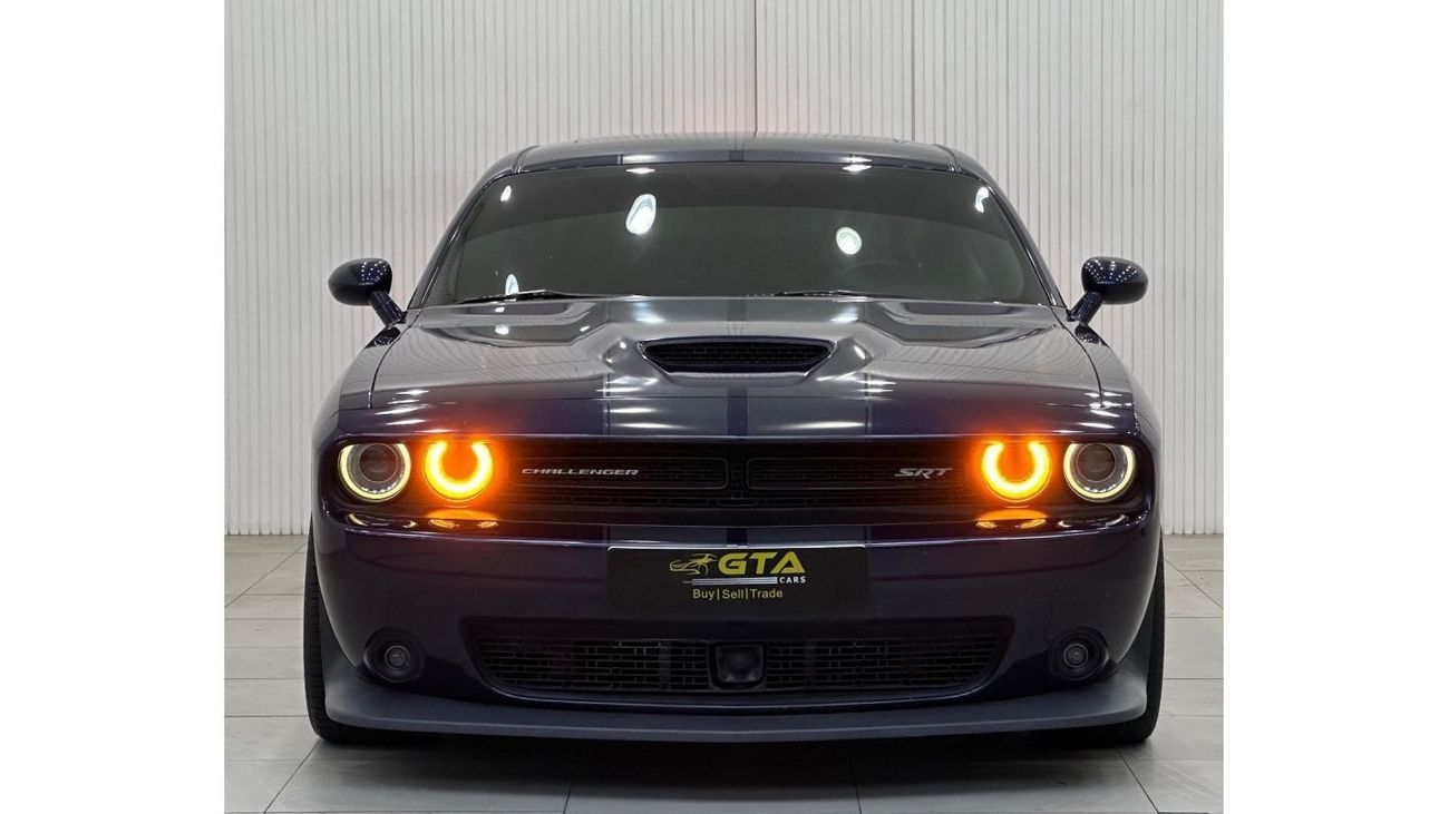 دودج تشالينجر 2016 Dodge Challenger SRT 392 Hemi, Full Dodge Service History, Excellent Condition, GCC