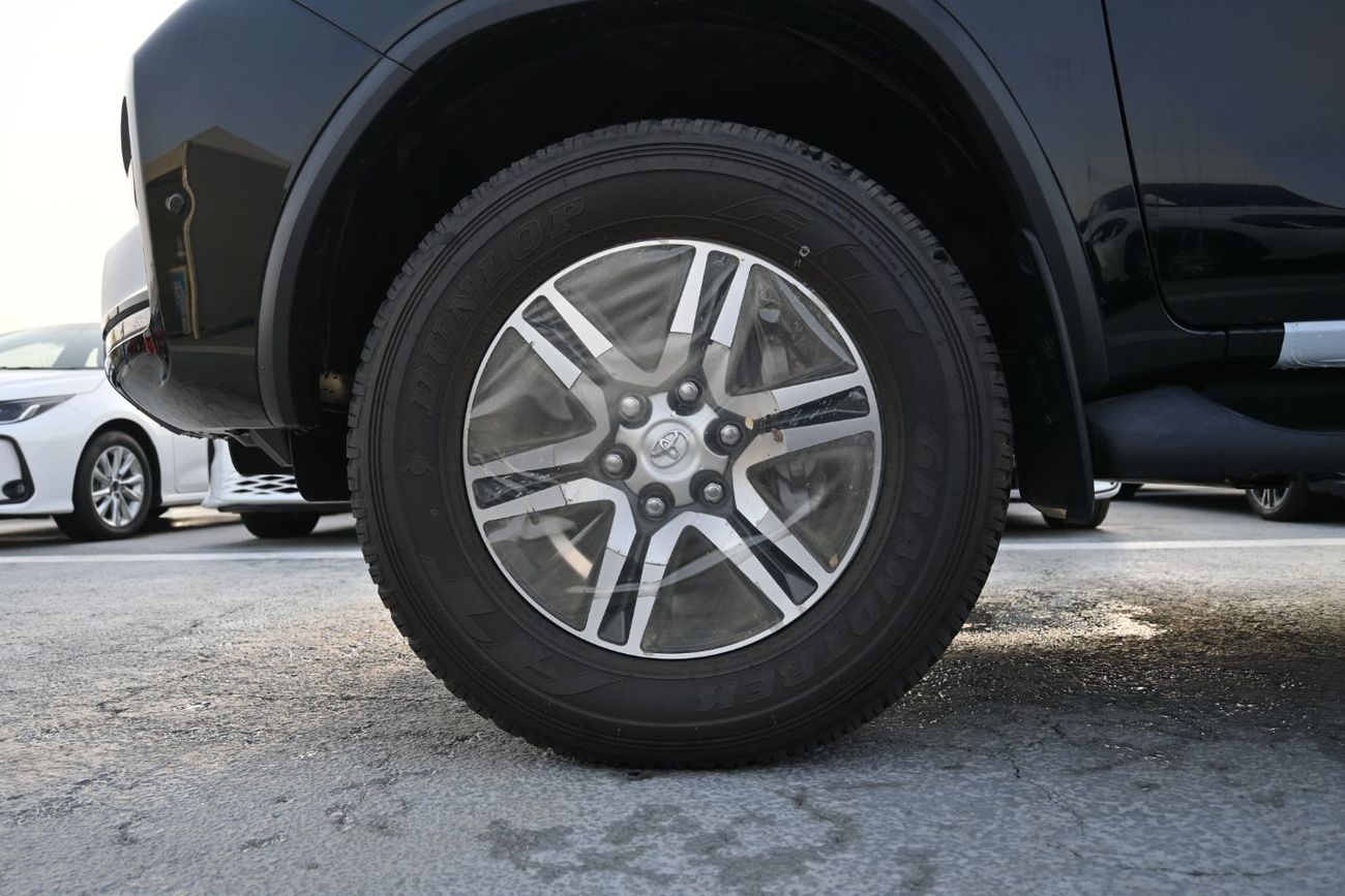 تويوتا فورتونر Toyota Fortuner 2.7L Petrol, Automatic 4WD, Model 2025, Color Black
