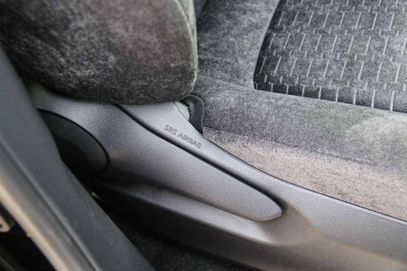 تويوتا لاند كروزر EXR 4.0L Toyota Land Cruiser GXR 2025 | 4L Basic | White- Black | Best Price