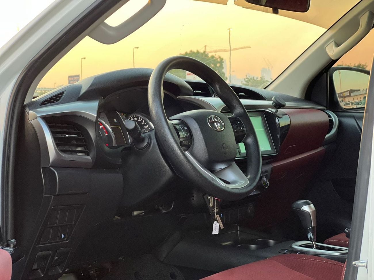 Toyota Hilux 2022 Toyota Hilux SR5 Premium Full Option - 2.7L V4 - 4x4 AWD - Rear CAM & AC - big Body