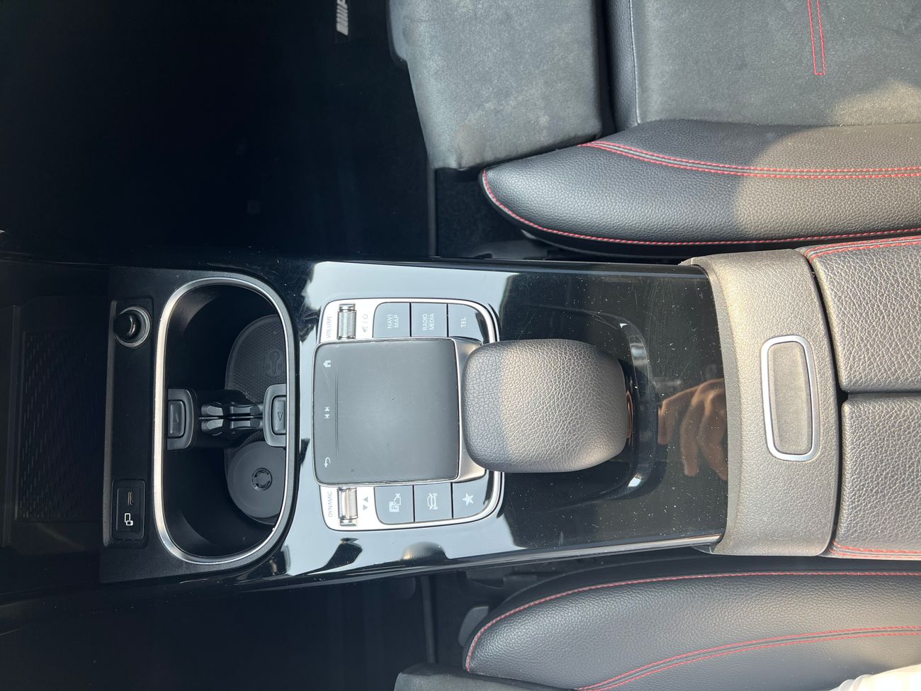 Mercedes-Benz A 200 Premium + 2.0L