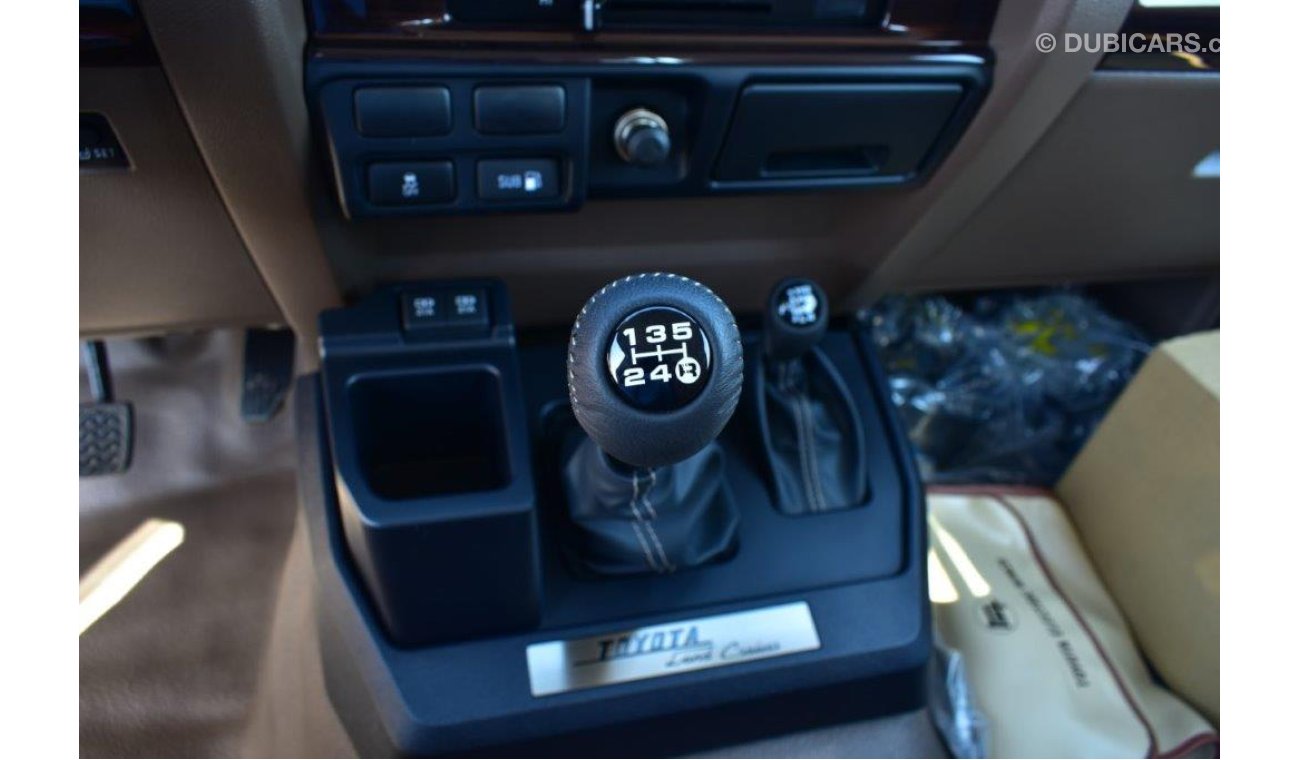 تويوتا لاند كروزر بيك آب Single Cab LX V8 4.5L Manual Transmission- Full Option