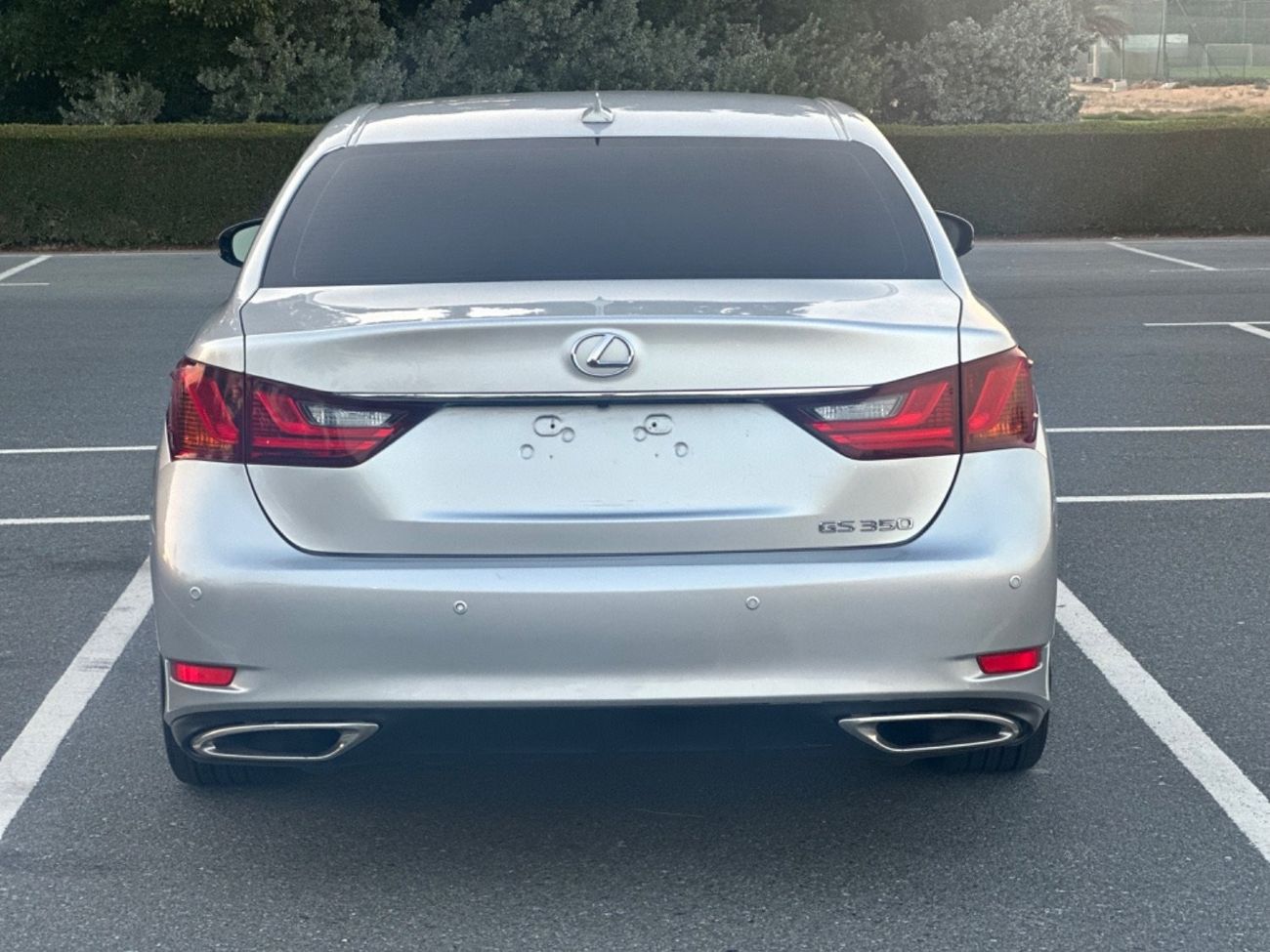 لكزس GS 350 موديل 2013 حاله ممتازه من الدآخل والخارج فل مواصفات فتحه وجلد ومثبت سرعه وتحكم كهربائي كامل