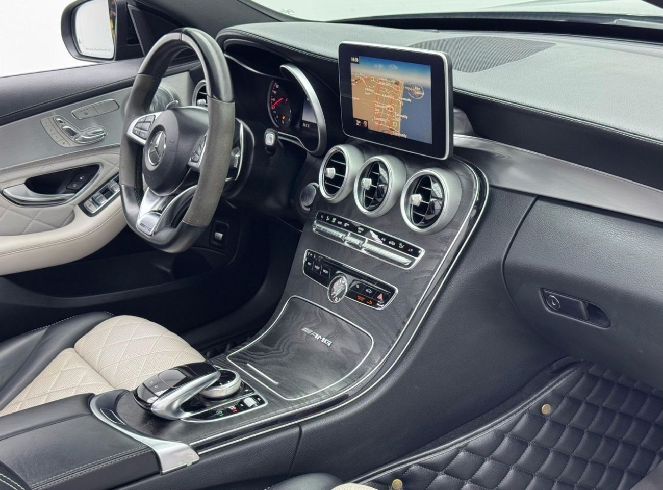 Mercedes-Benz C 63S AMG Std 4.0L Sedan 2015 Mercedes-Benz C63 S AMG, Full Service History, Excellent Condition, GCC