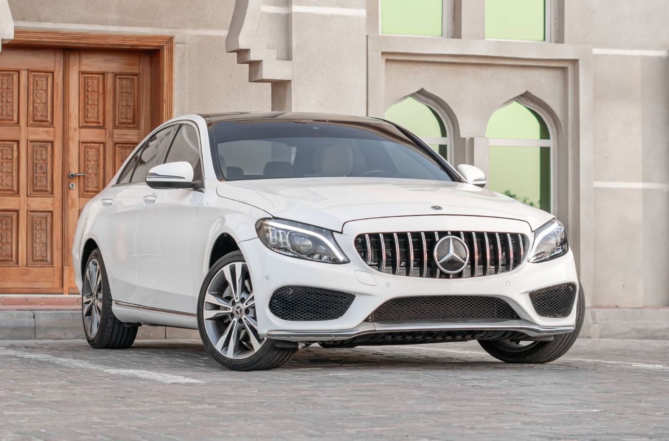 Mercedes-Benz C 300 Std 2.0L (258 HP)