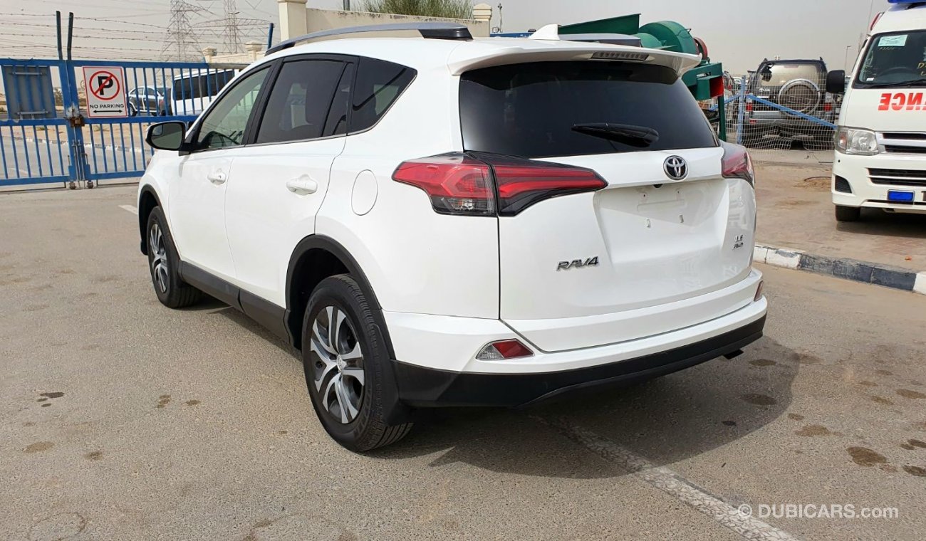 Toyota RAV4 LE