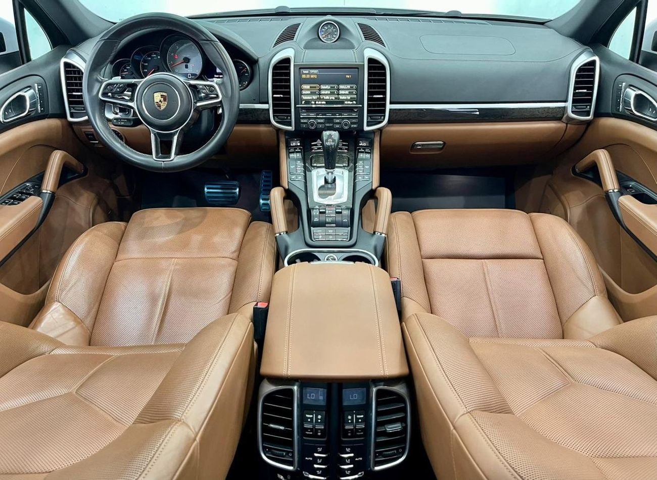 Porsche Cayenne 2016 Porsche Cayenne S, Warranty, Full Porsche Service History, Fully Loaded, GCC