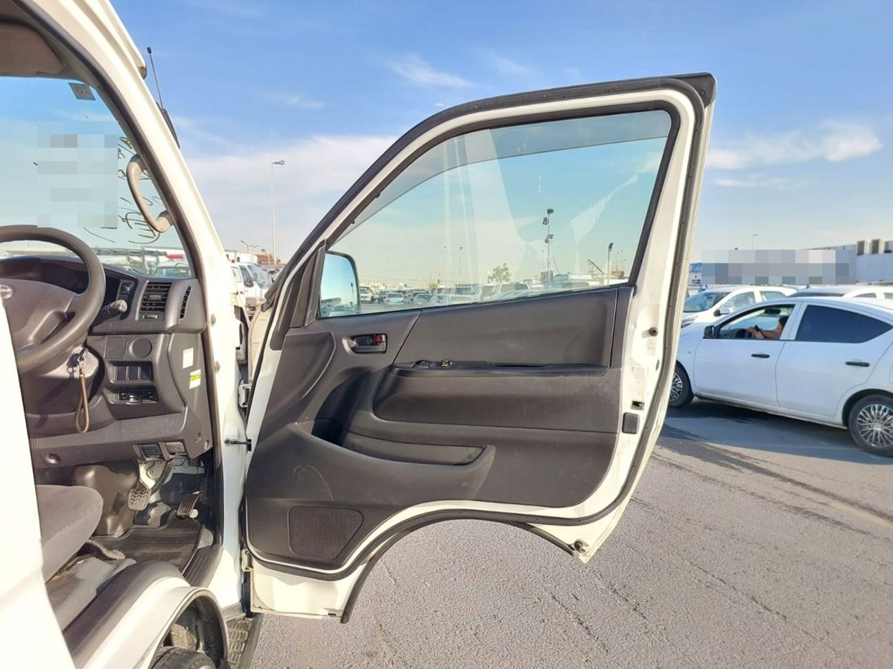 Toyota Hiace TOYOTA HIACE VAN RHD 2015 MODEL 3.0 L DIESEL AUTOMATIC(PM16111)