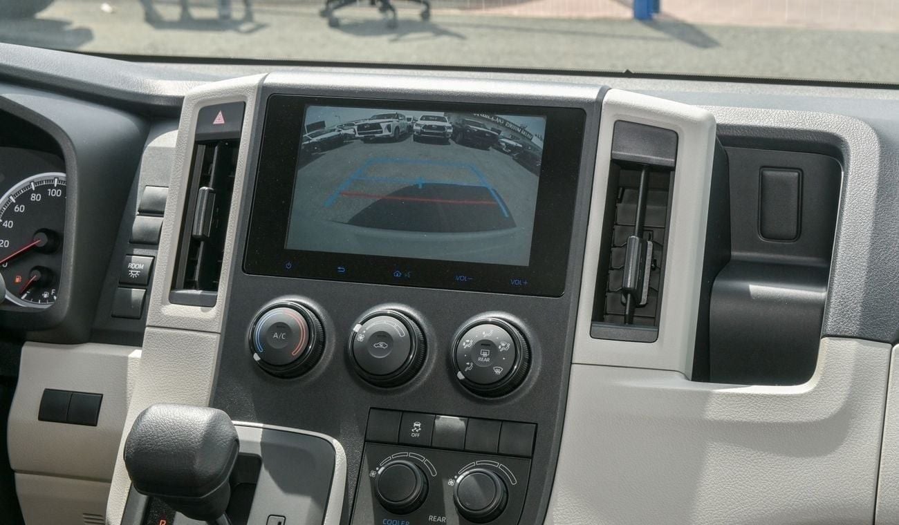 Toyota Hiace TOYOTA HIACE HIGHROOF 3.5L PETROL A/T - DX - (BACK HEATER)