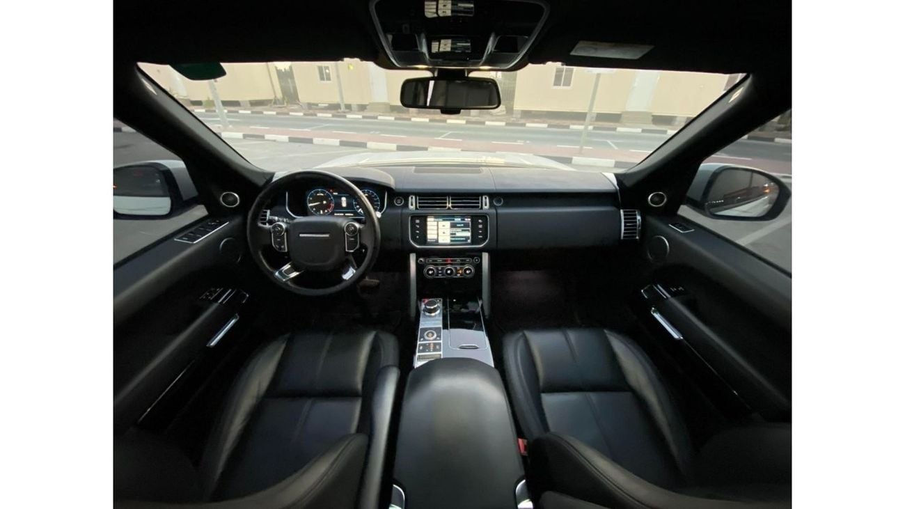 لاند روفر رينج روفر GCC SPEC NEAT AND CLEAN