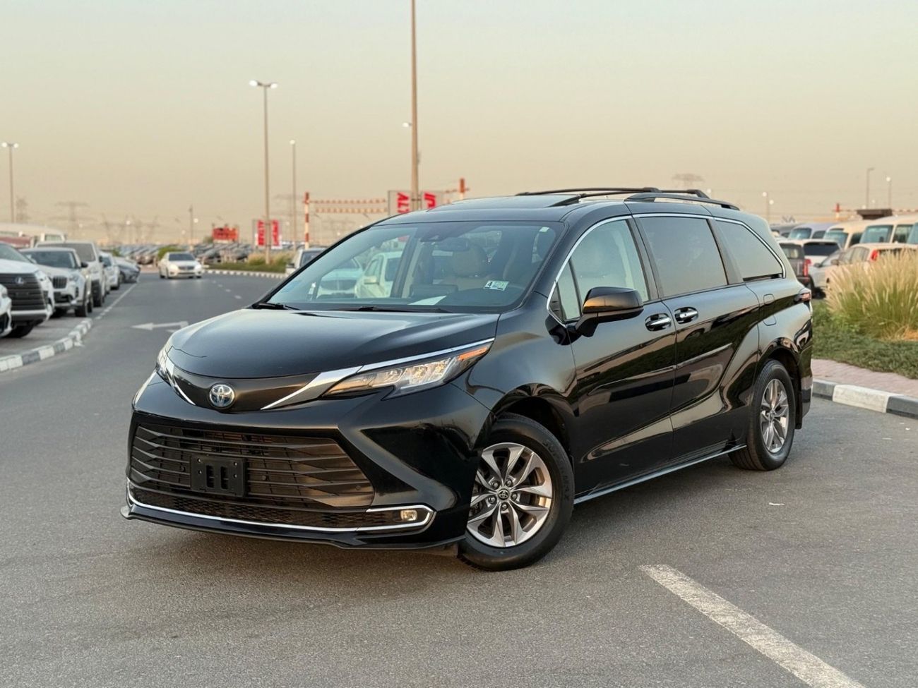 Toyota Sienna XLE Hybrid 2.5