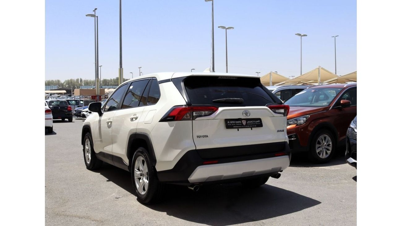 Toyota RAV4 EX ACCIDENTS FREE - GCC - PERFECT CONDITION INSIDE OUT - ENGINE 2500 CC -