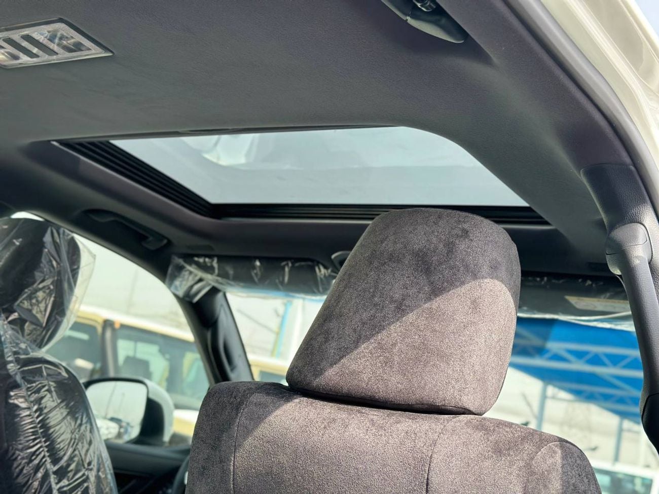 تويوتا لاند كروزر GXR 3.5L PTR A/T // 2026 // STD with Sunroof , Cool Box , Cruise Control // Special Offer // By Form