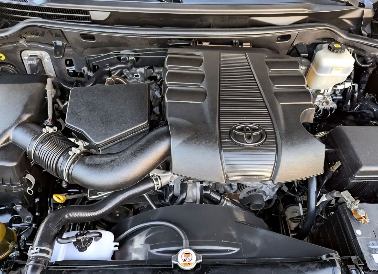 Toyota Land Cruiser GXR