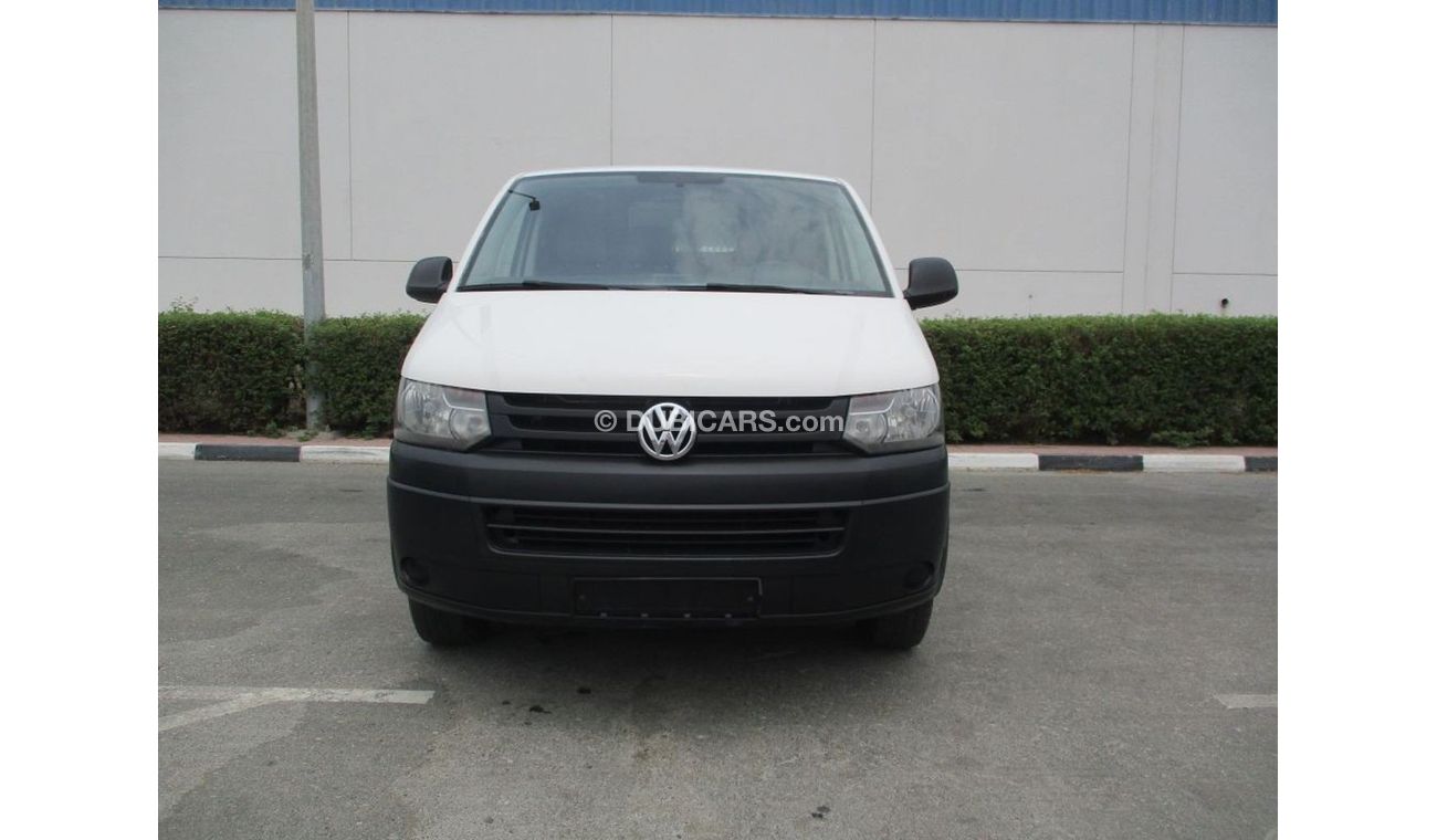 فولكس واجن T5 ترانسبورتر فولكس واجن ترانسبوتر فان بحاله ممتازه 2015 بدون حوادث