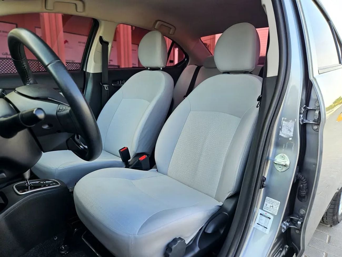 ميتسوبيشي اتراج GLX GCC Premium Condition With Low KM Perfect Inside Out