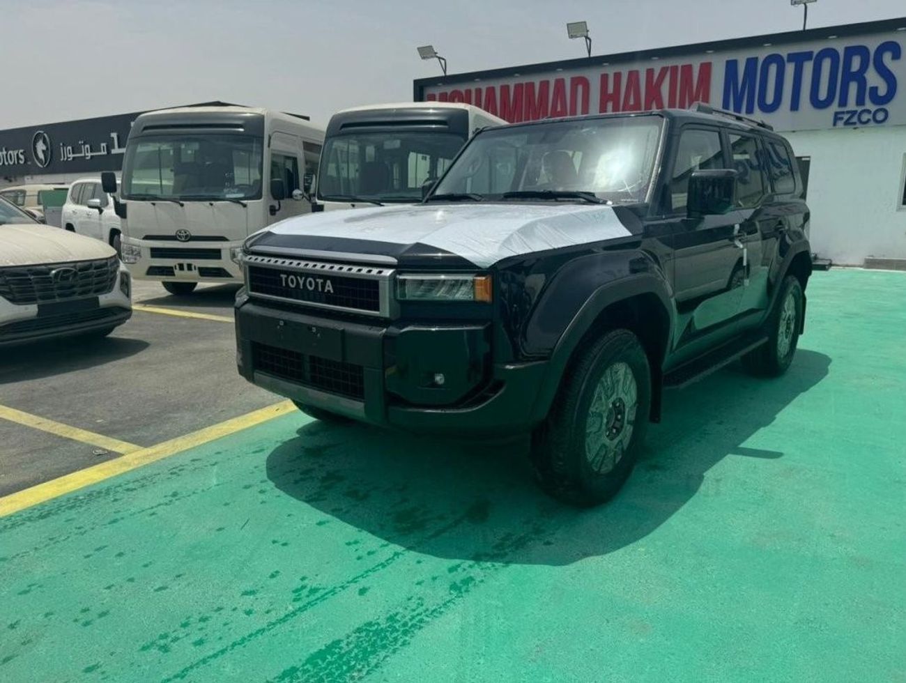 تويوتا برادو 2.7L PETROL LIMITED 2024