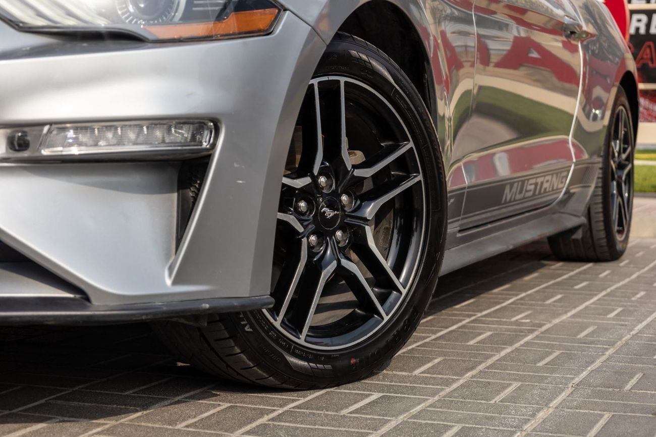 Ford Mustang Premium