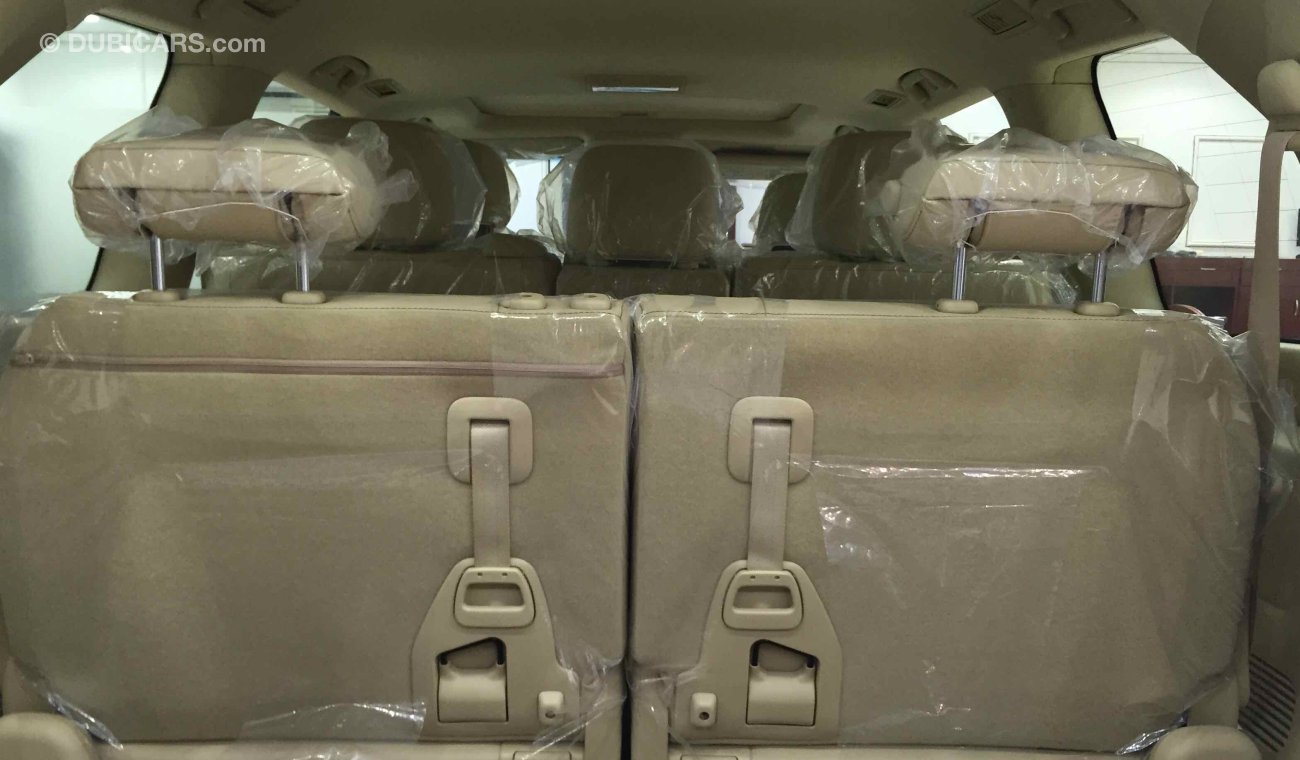 Toyota Land Cruiser جلد ثلاث شاشات فل كامل  GXR V8.