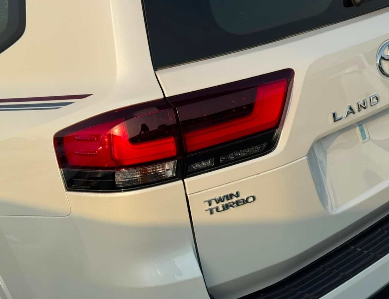 Toyota Land Cruiser GXR TWIN TURBO || 3.5L PETROL V6 | DRIVER PWR SEAT | SUNROOF | COOL BOX (CODE # GXR3B)