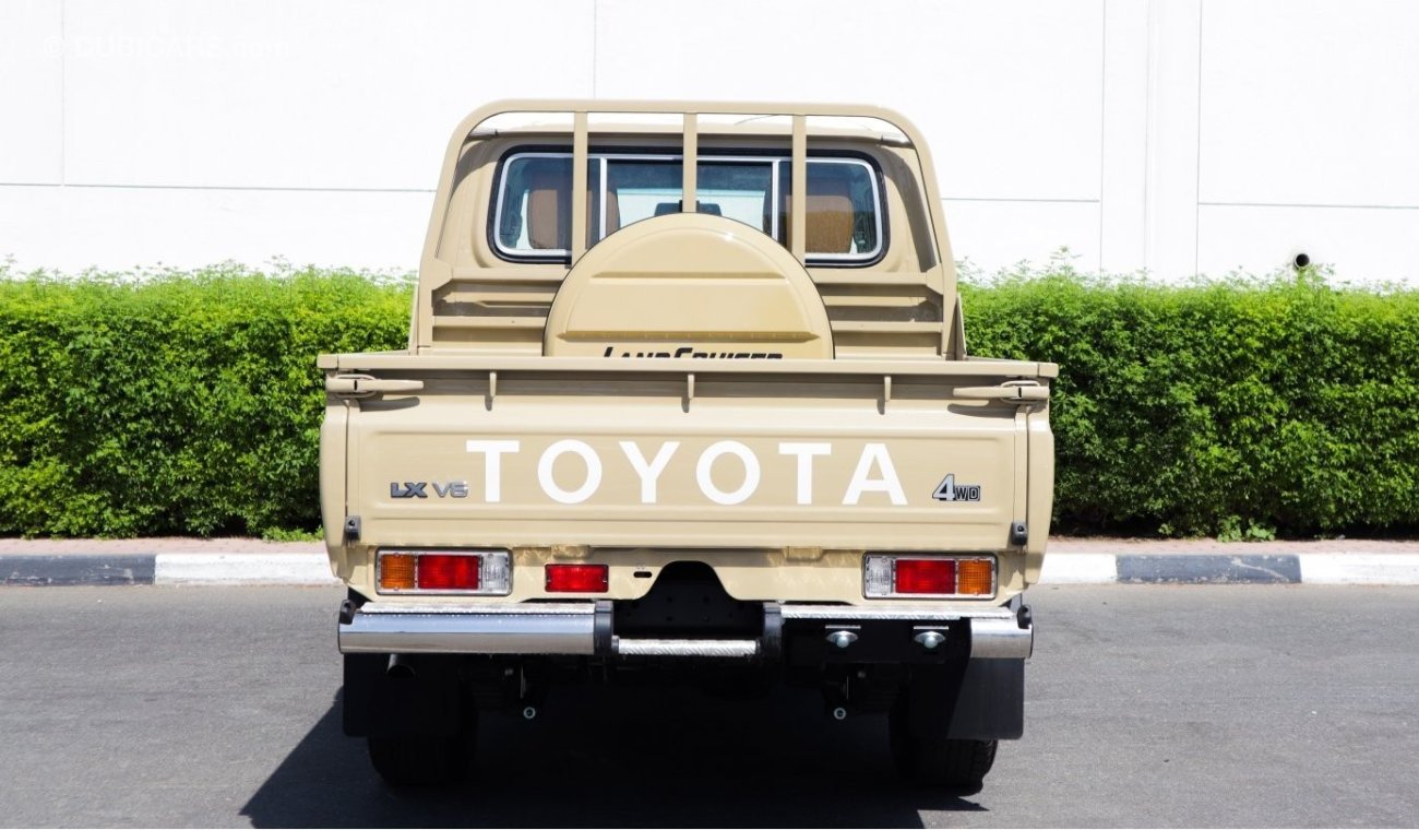 Toyota Land Cruiser Pick Up تويوتا كروزر دبل   *70 anniversary *    فل اوبشن ونش دفلوك  2022  لون بيج