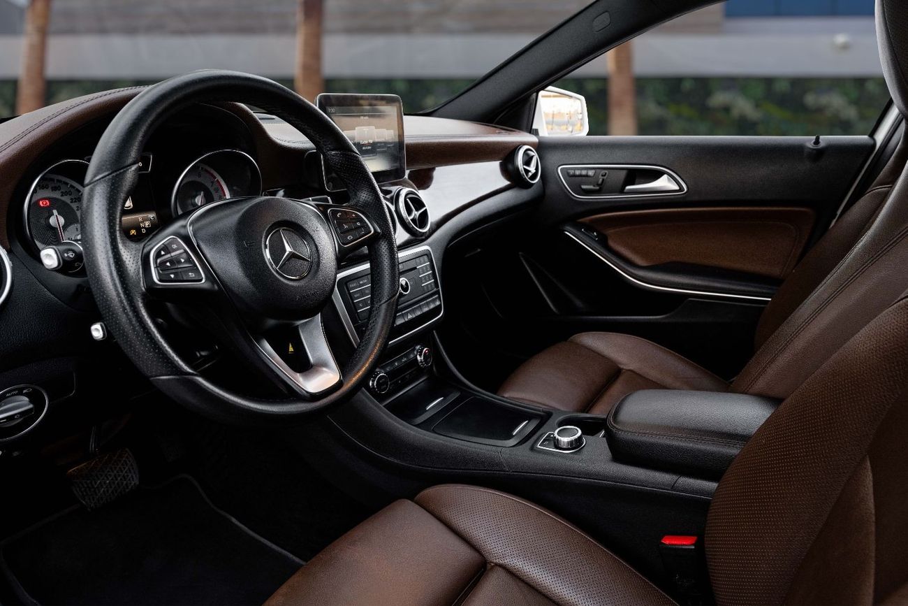 Mercedes-Benz GLA 250 AMG-Kit 4Matic | 2,056 P.M  | 0% Downpayment | Excellent Condition!