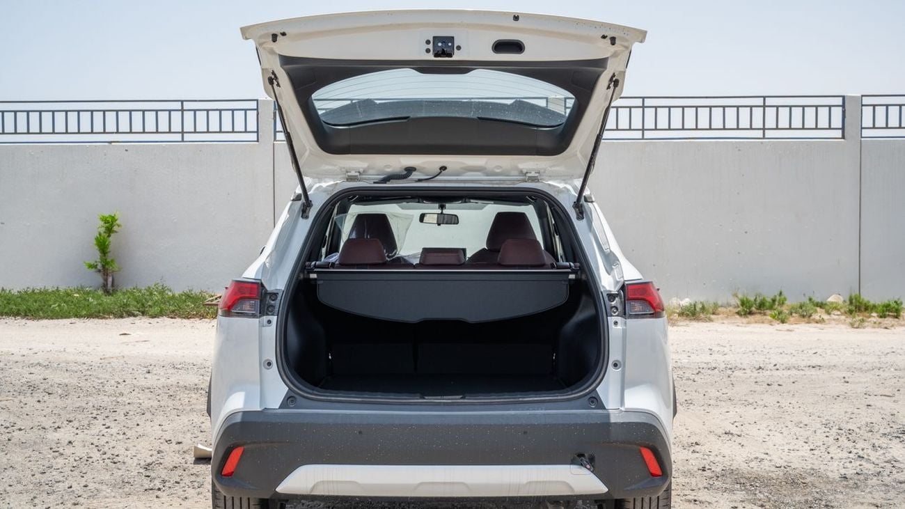 تويوتا كورولا كروس TOYOTA COROLLA CROSS 1.8 HIGH -2025YM