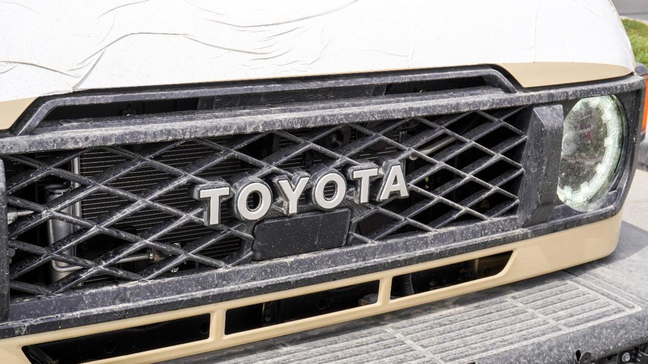 Toyota Land Cruiser 70 Toyota Land Cruiser Hard Top 2.8 Saudi Specifications Full Option