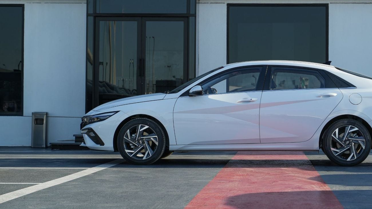 Hyundai Elantra GLX 1.5L WHITE 2025MY EXPORT PRICE