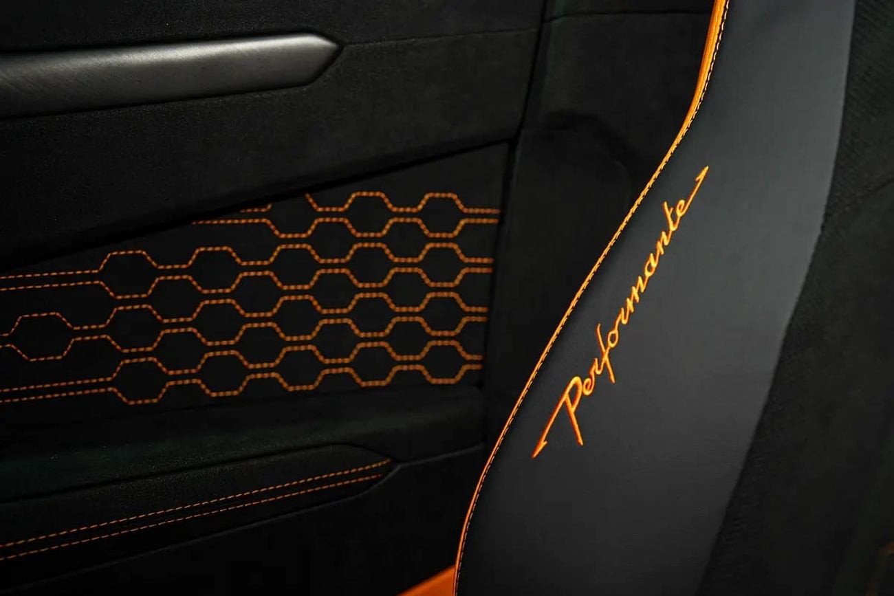 لامبورغيني اوروس 4.0T V8 Performante PERFORMANTE | FULL CARBON INT/EXT | EXTENDED PERFORMANTE TRIM | SUNSHINE PACKAGE