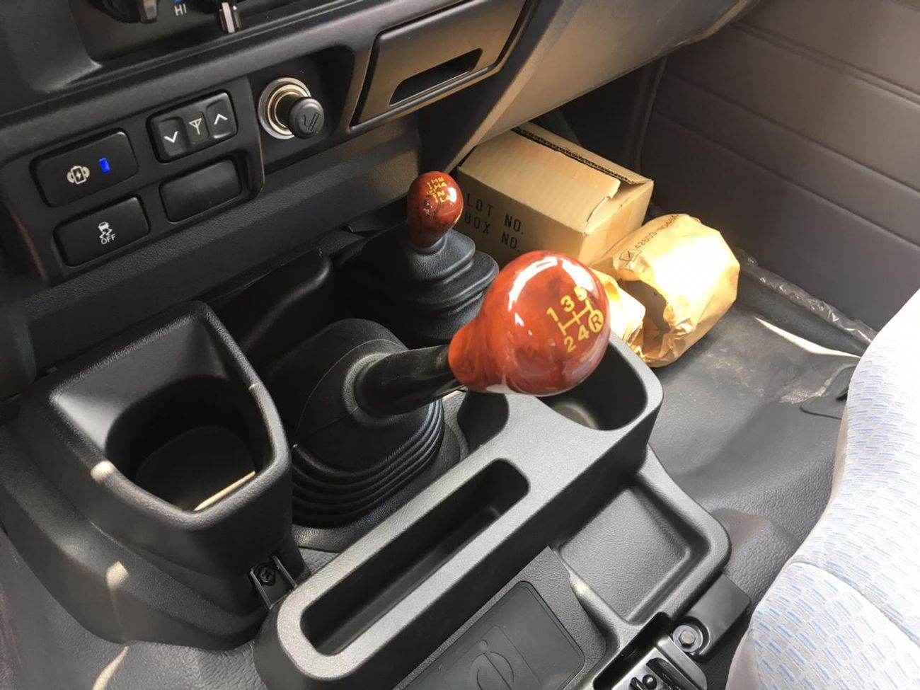 Toyota Land Cruiser Pick Up 79 DOUBLE CAB LX LIMITED V8 4.5L DIESEL 6 SEAT MANUAL TRANSMISSION