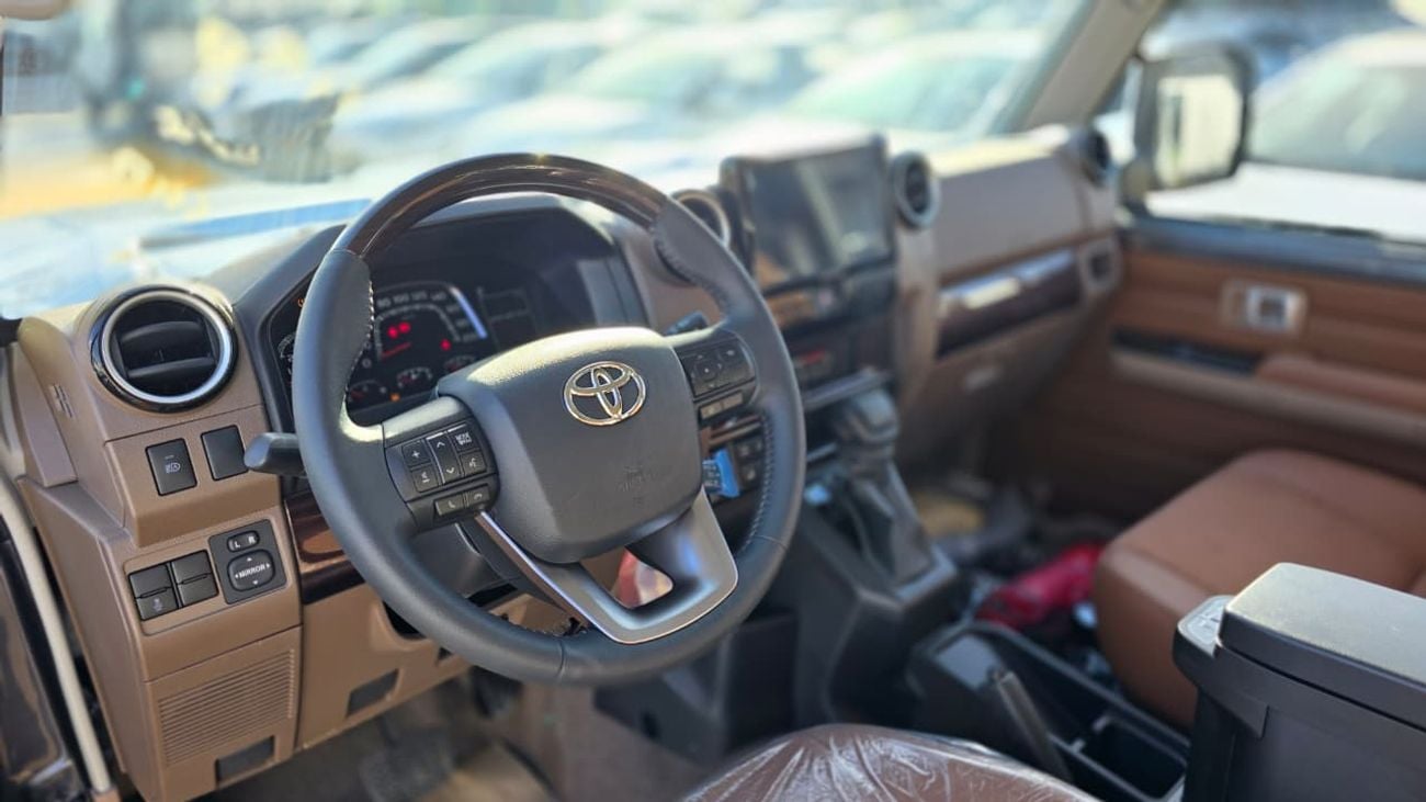 تويوتا لاند كروزر 70 TOYOTA LC 76 2026 A/T 2.8 GREY COLOR
