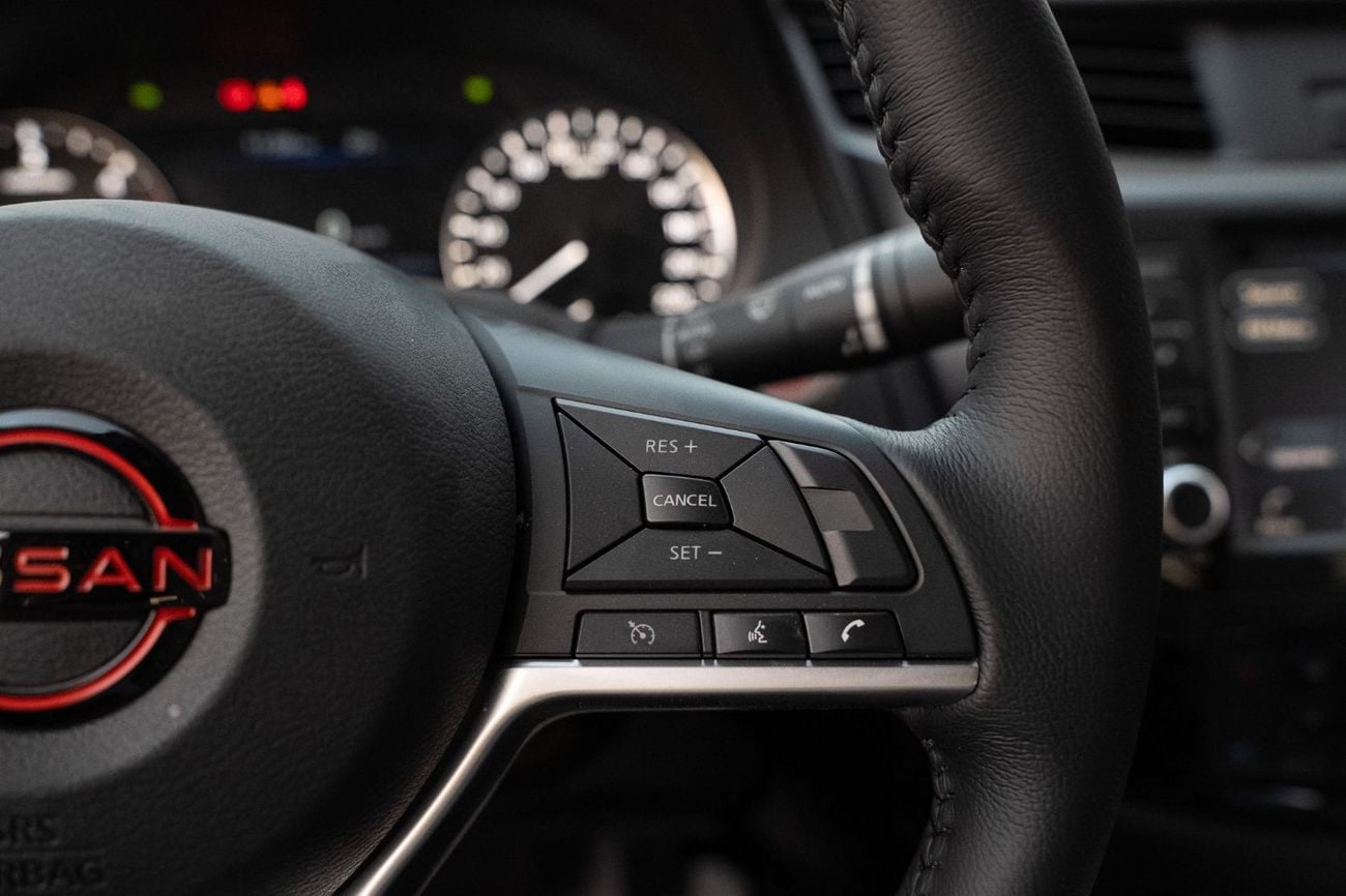 Nissan Navara PRO-4X Off-Road | 2.5L Diesel 4WD A/T (Only For Export)