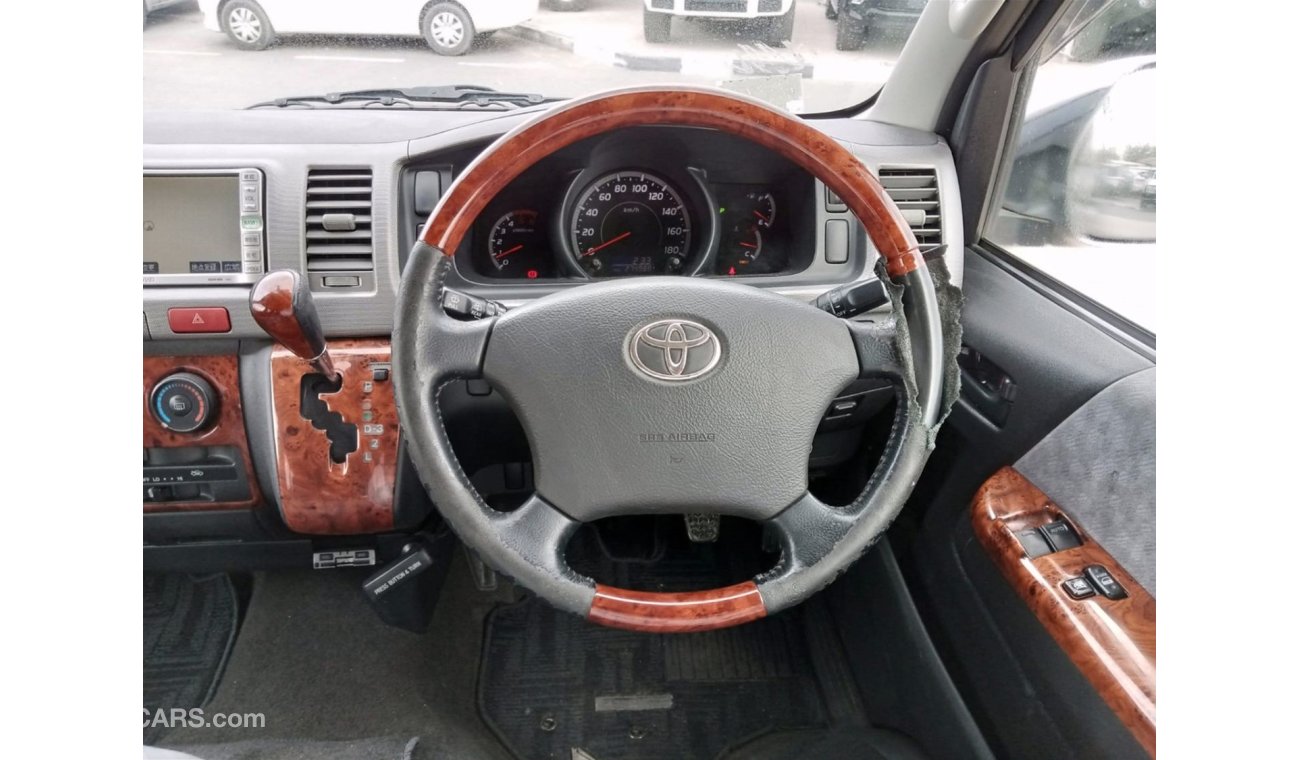 تويوتا هاياس TOYOTA HIACE RIGHT HAND DRIVE (PM998)