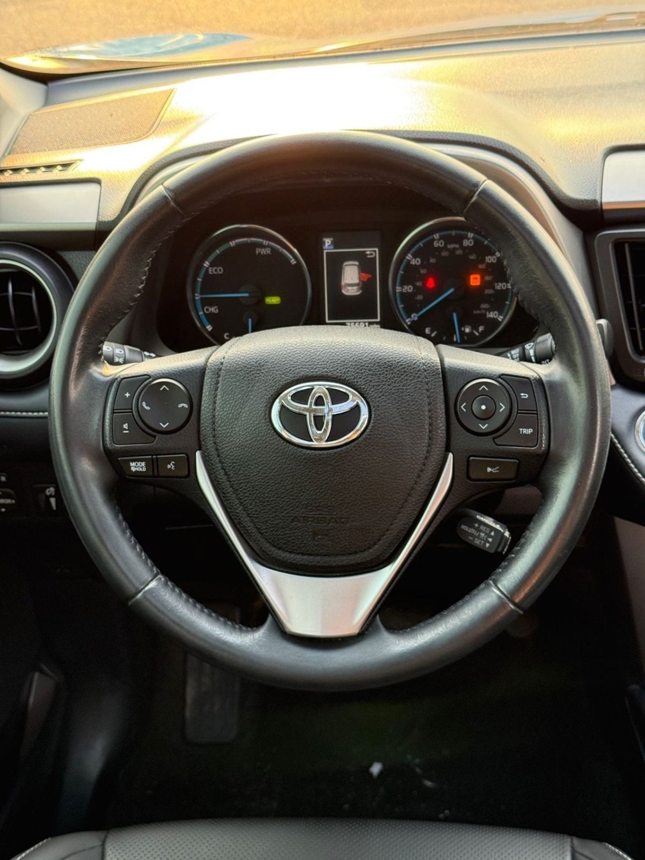 Toyota RAV4 XLE 2.5L Hybrid
