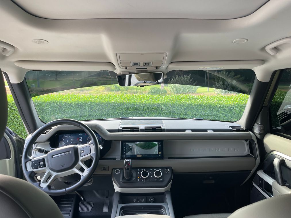 Land Rover Defender P400 SE