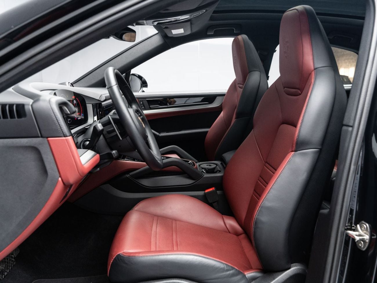 Porsche Cayenne BUY NOW, PAY 2027 | THE BLACKLINE STANDARD | Porsche Warranty March 2027, GCC, Low KM's
