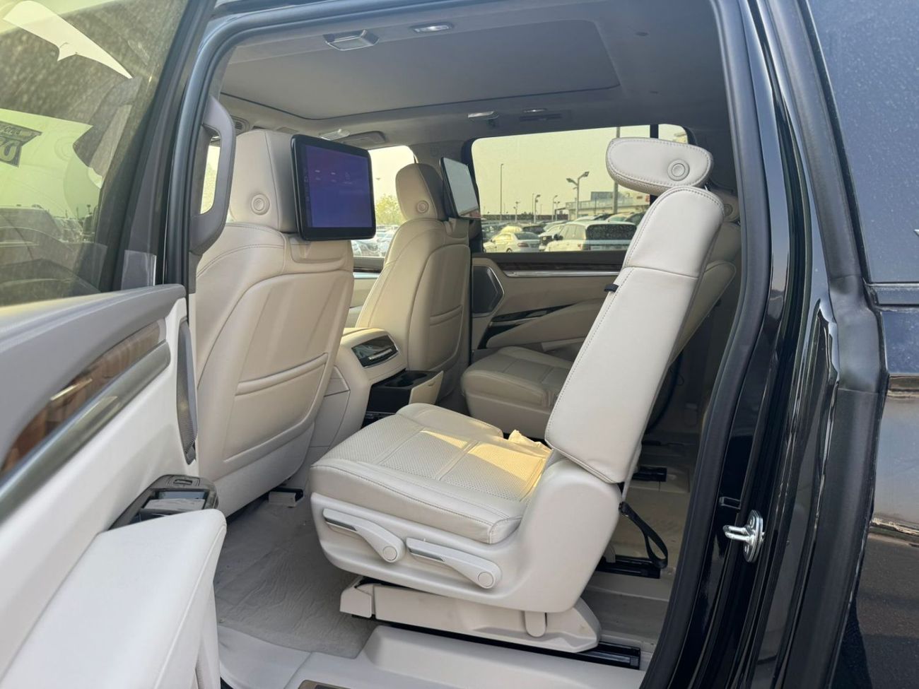 Cadillac Escalade 2025 Cadillac Escalade ESV Sport Platinum 6.2L 4WD