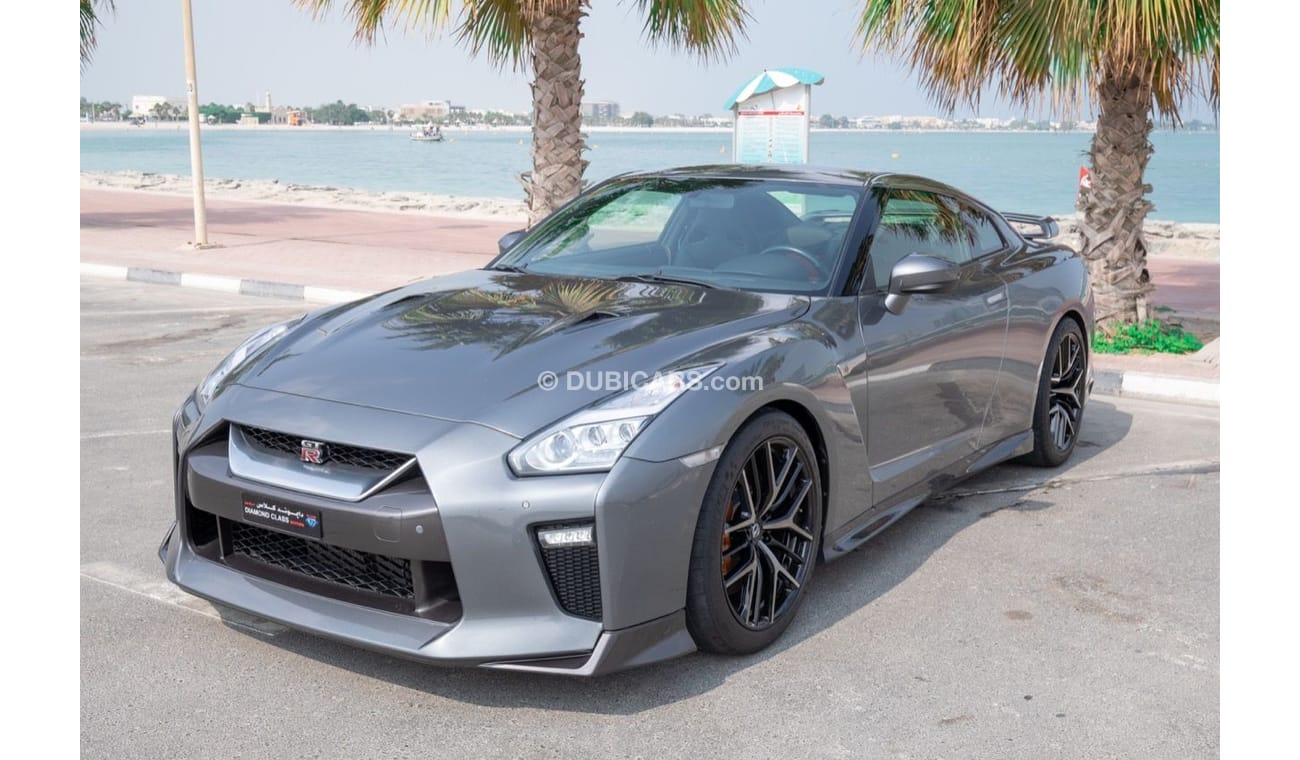 Nissan GTR Nissan GTR -V8 2017 Gcc Full Options 6-speed automated manual All wheel drive