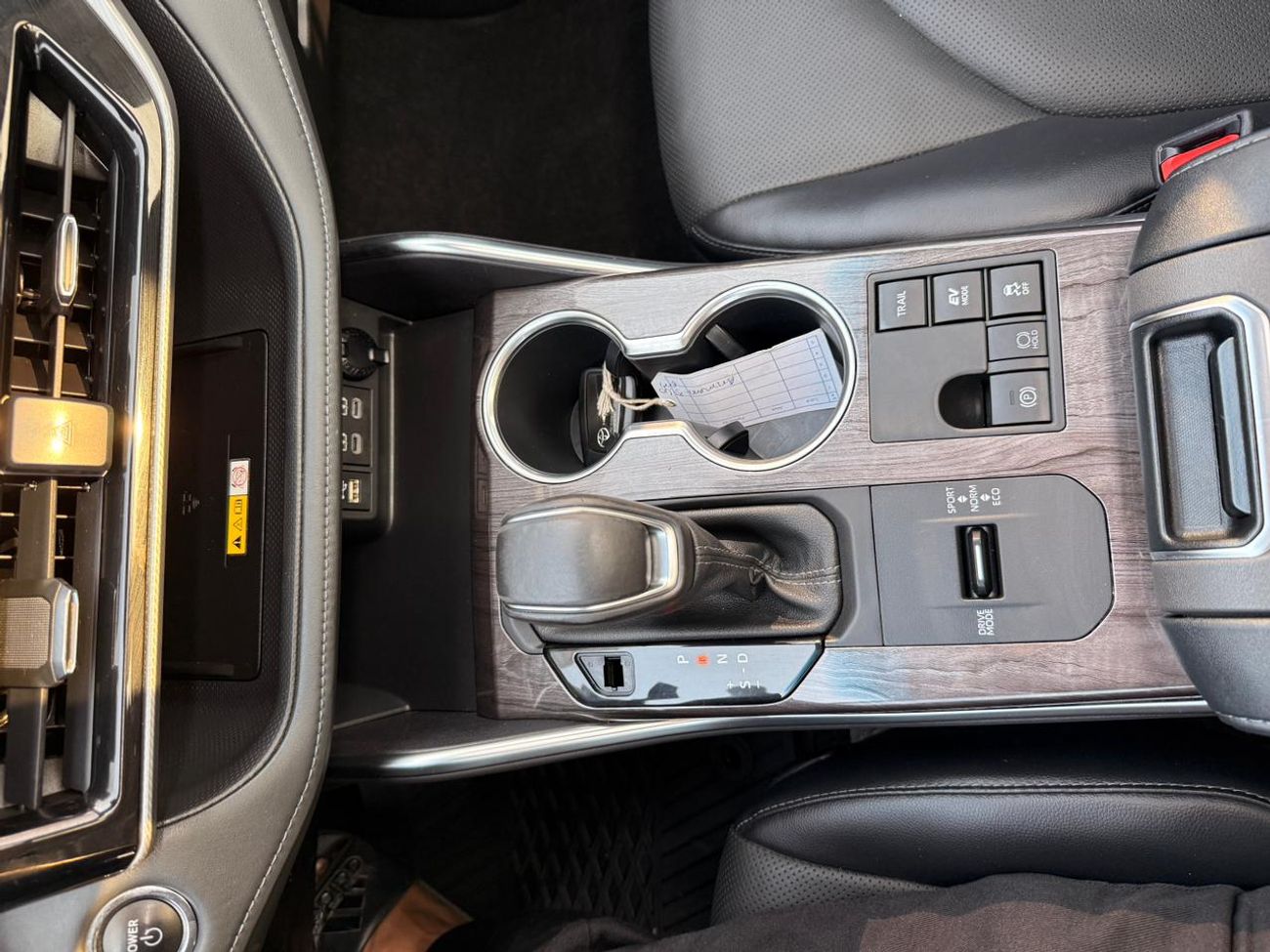 Toyota Highlander Hybrid platinum 2.5L 360 camera | panoramic | leather seats Full option