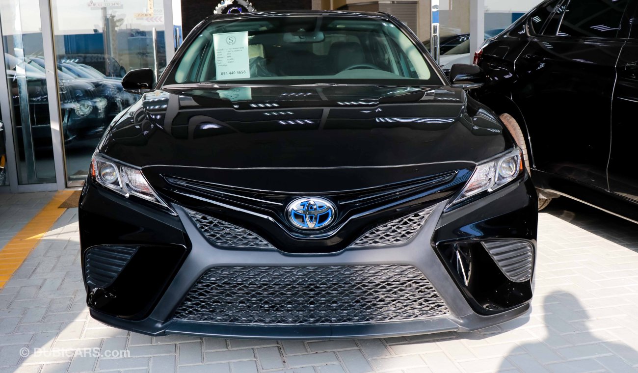 Toyota Camry SE - Hybrid