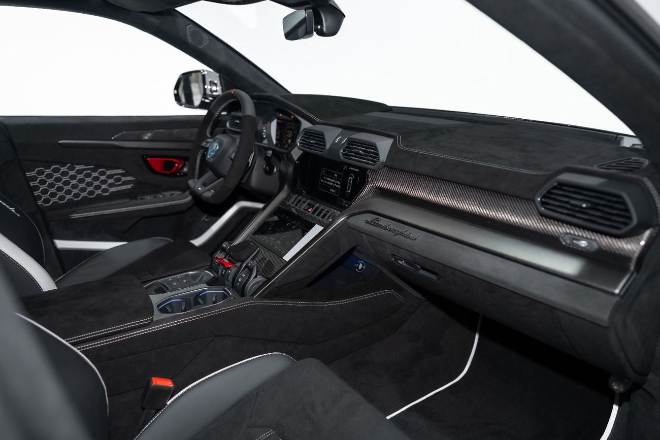 لامبورغيني اوروس 4.0T V8 Performante URUS PERFORMANTE | TWO TONE INTERIOR ALCANTARA SEATS | CARBON INT/EXT | MASSAGE 