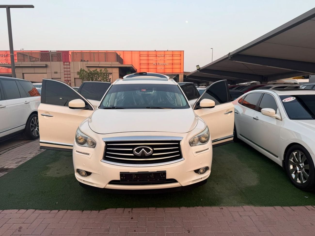Infiniti QX60 PREMIUM Panoramic sunroof, excellent condition, 4x4