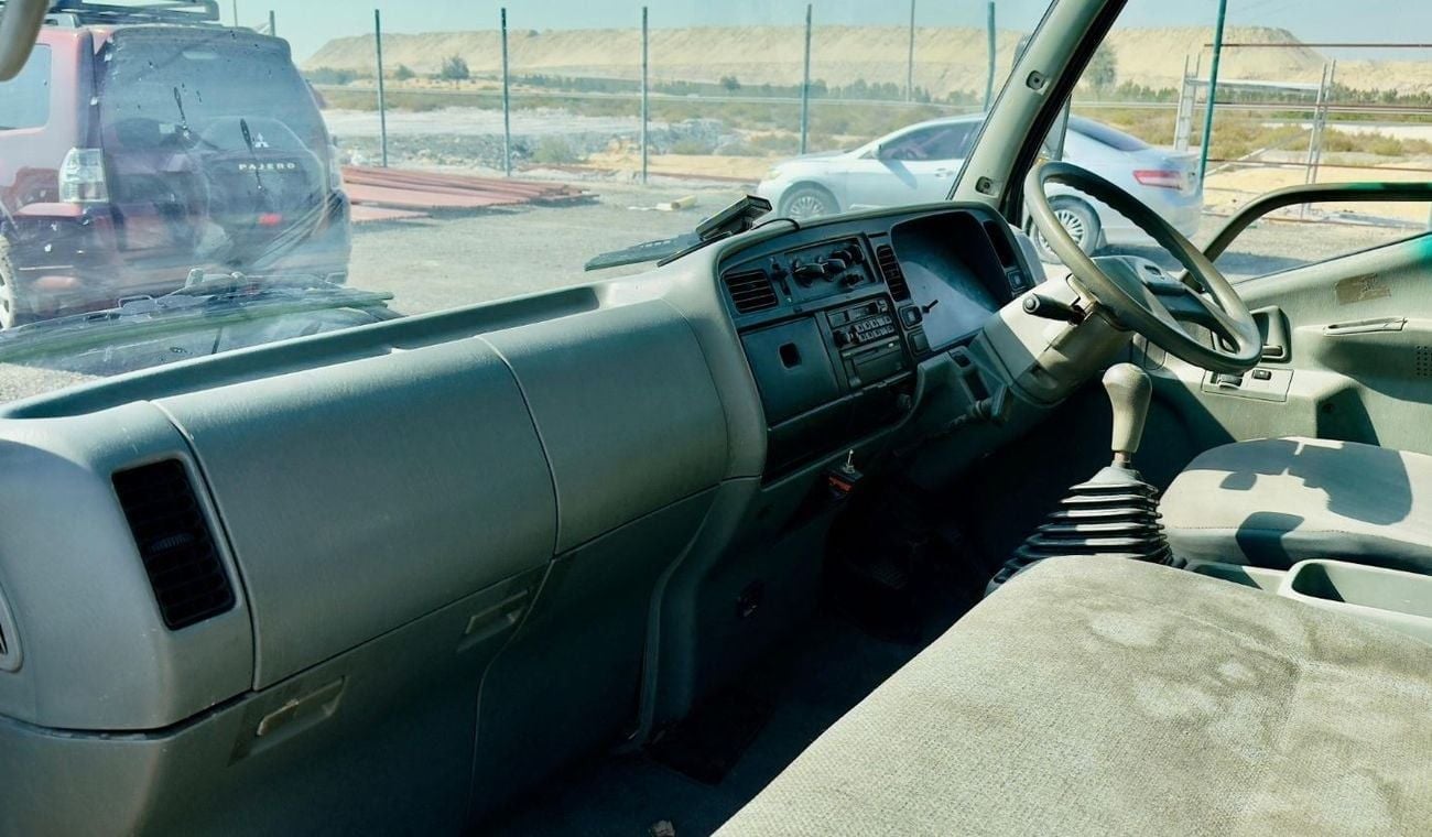 ميتسوبيشي فوسو كانتير NEAT AND CLEAN CONDITION | ENGINE SIZE: 4D35 | RHD | MANUAL TRANSMISSION | 1998