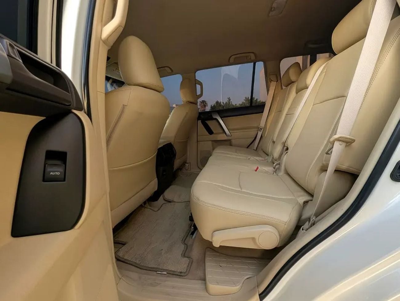 Toyota Prado EXR 2016 V4 GCC specs Excellent Condition