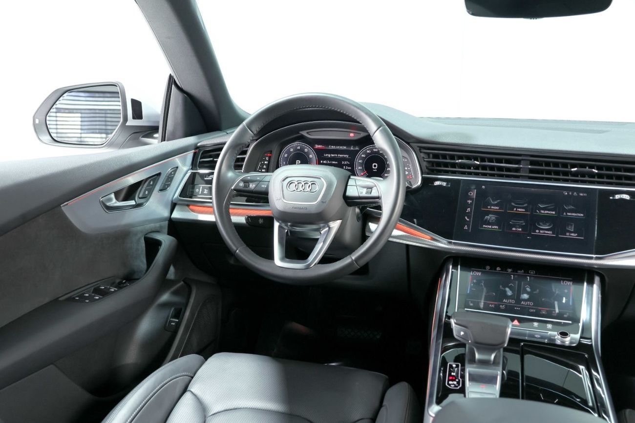 أودي Q8 55 TFSI quattro 3.0L SUV